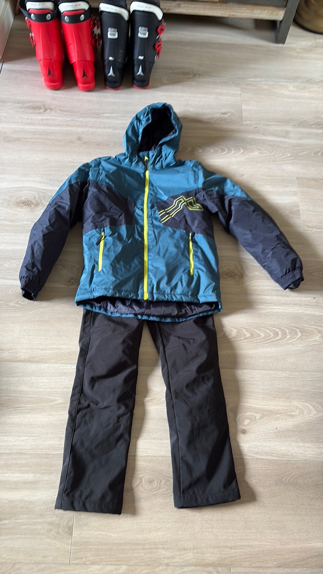 Slibroek en skijas 146/152, Sport en Fitness, Overige merken, 100 tot 140 cm, Ophalen of Verzenden, Zo goed als nieuw