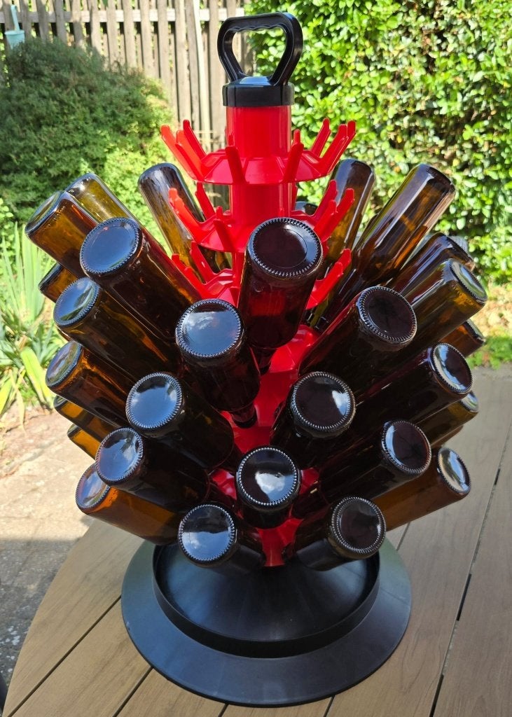 Flessenpaal met bierflesjes, Ophalen, Zo goed als nieuw