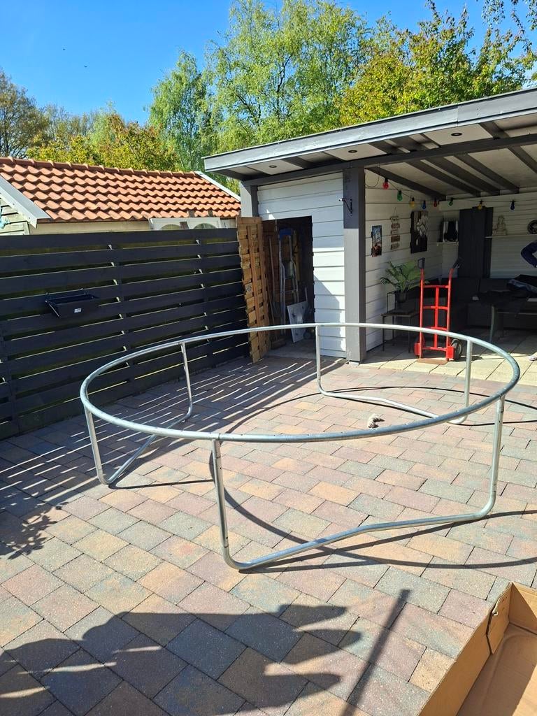 Trampoline rond 305 cm, is nog in goed staat of doe een bod., Ophalen of Verzenden