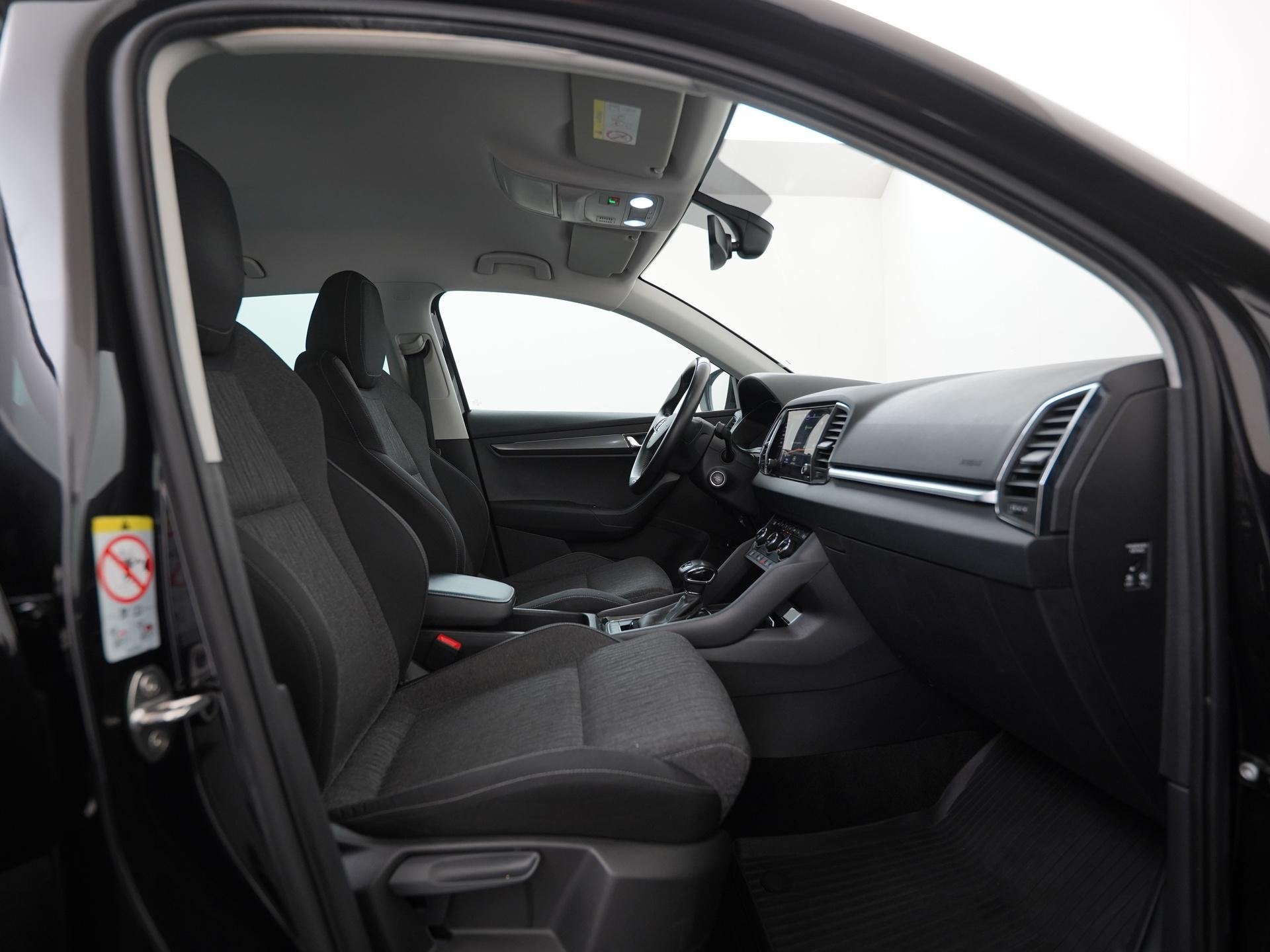 Skoda Karoq 1.5 TSI ACT Business Edition DSG | Trekhaak | Ca, Auto's, Dealer onderhouden, Stof, 4 cilinders, 150 pk