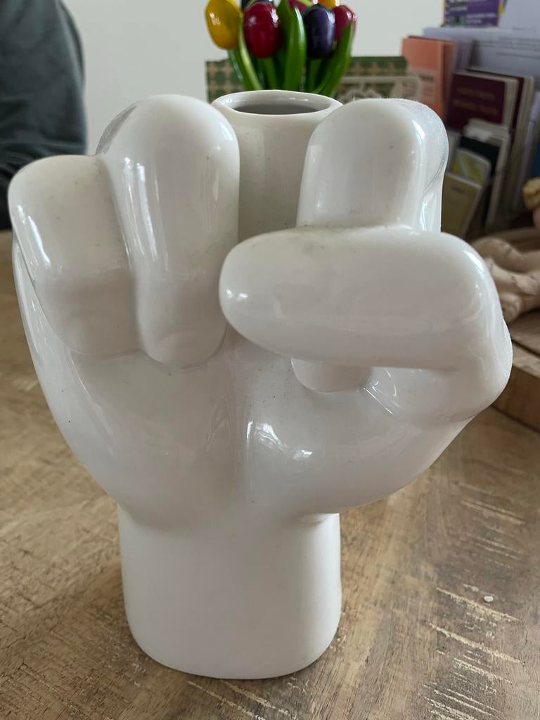 Werkwaardig Vuist Vaas - "We F*cking Love You", Wit, Aardewerk of Porselein, Ophalen of Verzenden, Zo goed als nieuw