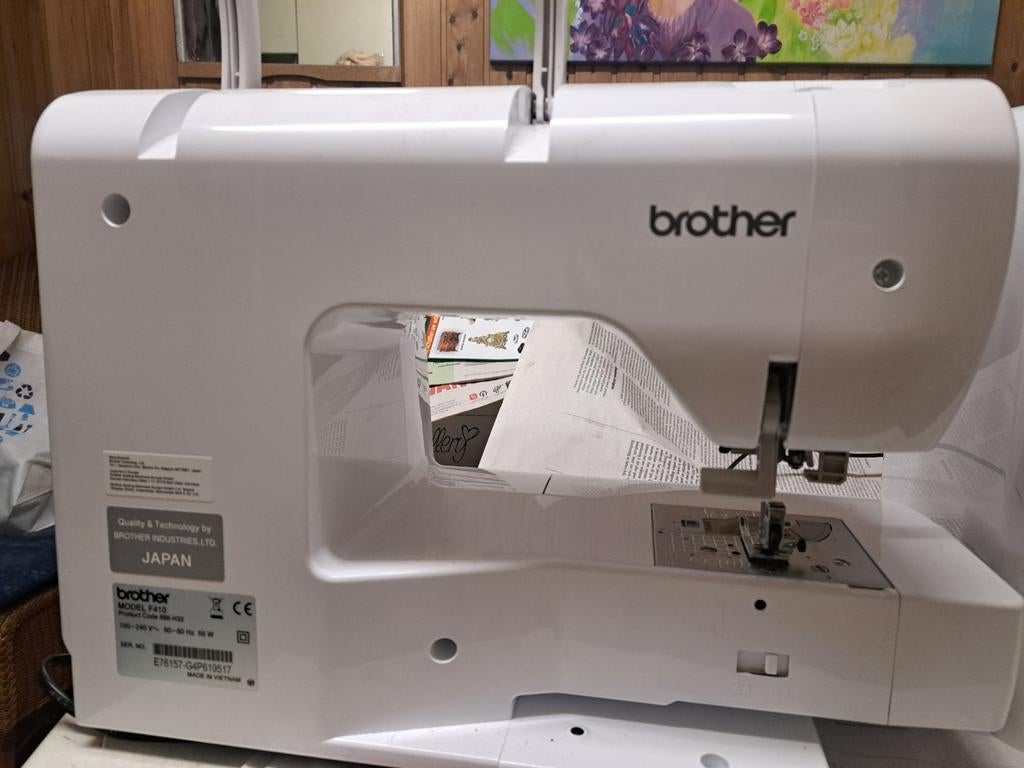 Brother Innovis F410-zeer nette elektrische naaimachine, Ophalen, Nieuw, Naaimachine, Brother