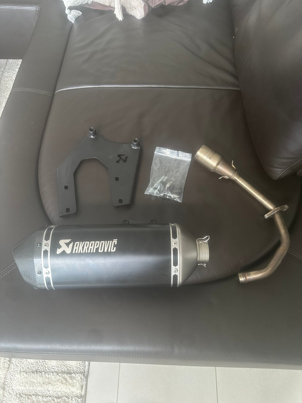 Akrapovic uitlaat, Ophalen of Verzenden, Zo goed als nieuw