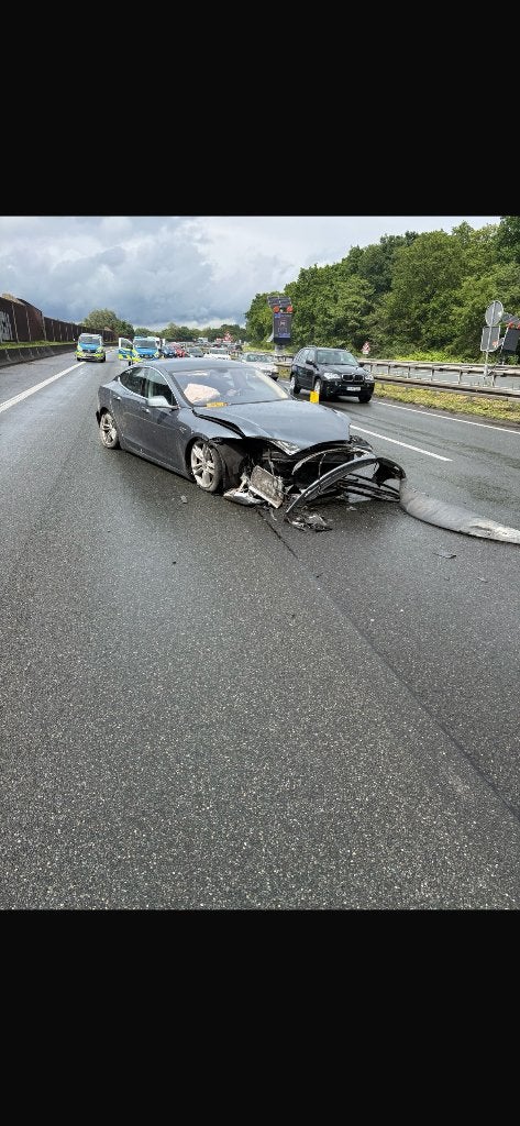 Tesla Model S 2013 Grijs - TOTAL LOSS, Auto's, Zwart, 38 min, Leder en Stof, Elektrisch