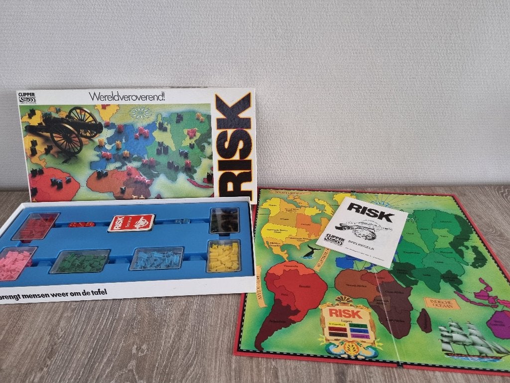 Risk spel de wereld veroveraar ( als Nieuw ), Hobby en Vrije tijd, Ophalen of Verzenden, Zo goed als nieuw