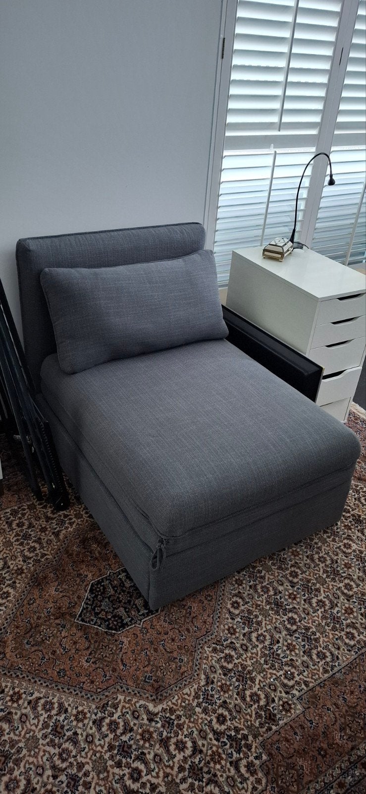 1 persoons zitslaapbank van ikea.  KIVIK, Huis en Inrichting, Ophalen, Tweepersoons, 75 tot 100 cm, Zo goed als nieuw