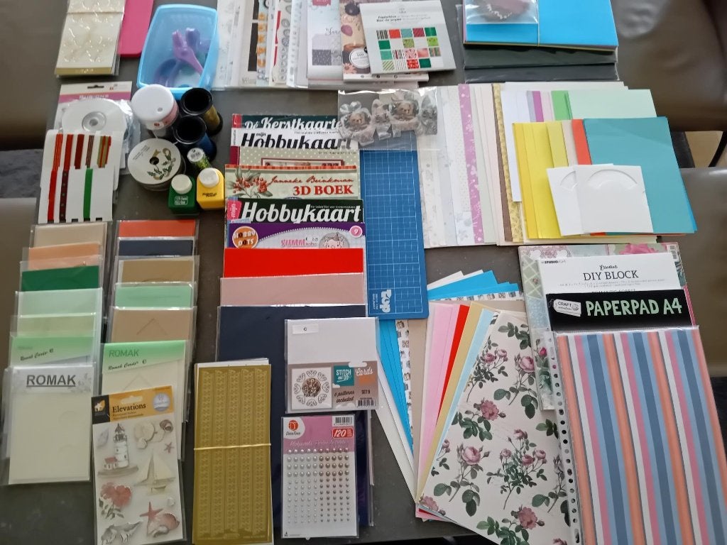 *Heel veel spullen voor het maken van kaarten., Hobby en Vrije tijd, Kaarten | Zelf maken, Ophalen of Verzenden, Zo goed als nieuw