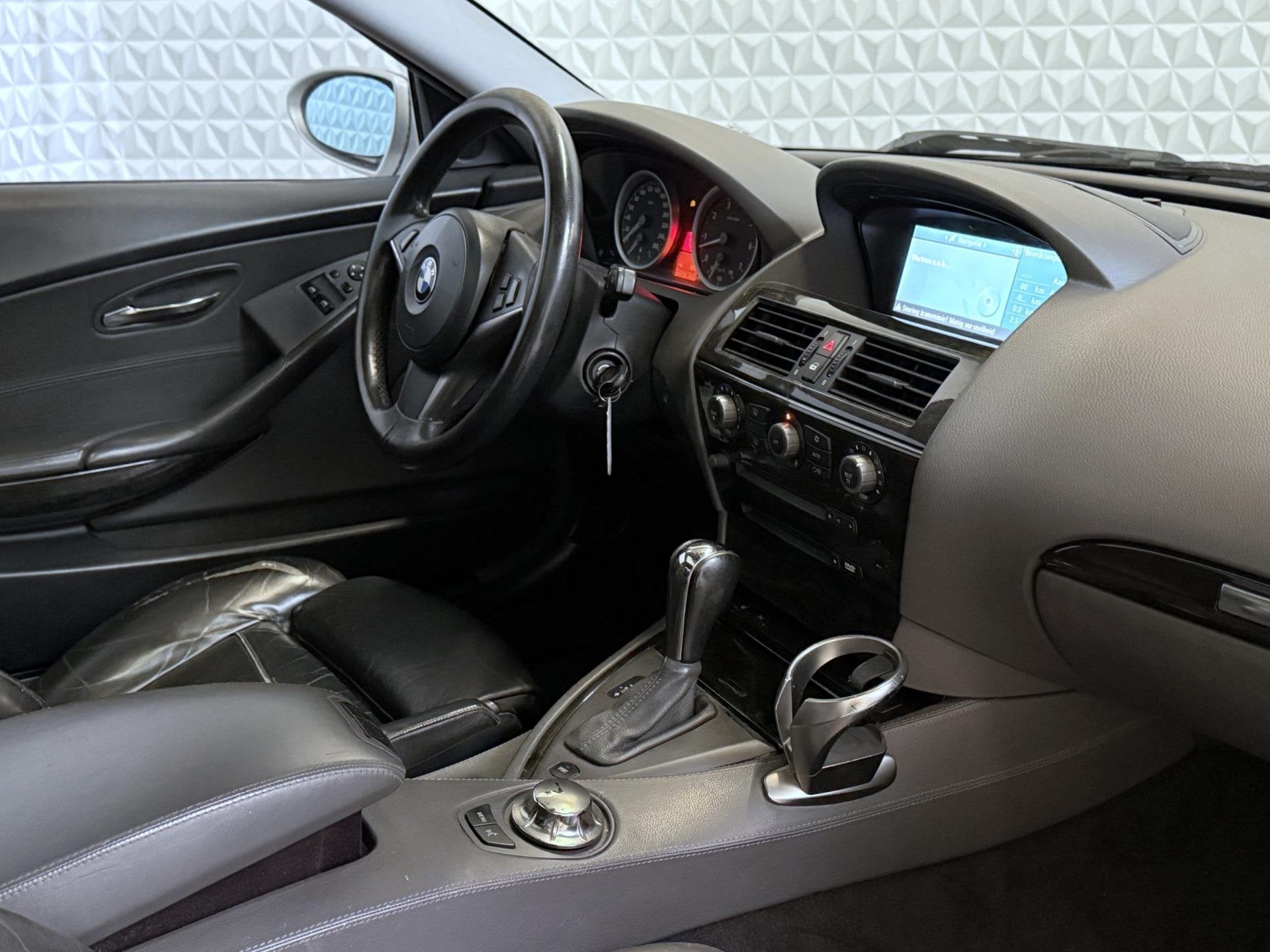 BMW 6-serie 645Ci V8 met spoilerpakket! * LIEFDE NODIG * (20, Automaat, Achterwielaandrijving, Gebruikt, 1595 kg