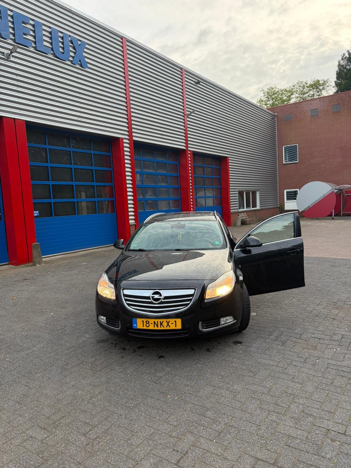 Opel Insignia 1.6 Turbo Ecotec 180pk 2010 Zwart, Auto's, 4 cilinders, 179 pk, Zwart, Origineel Nederlands