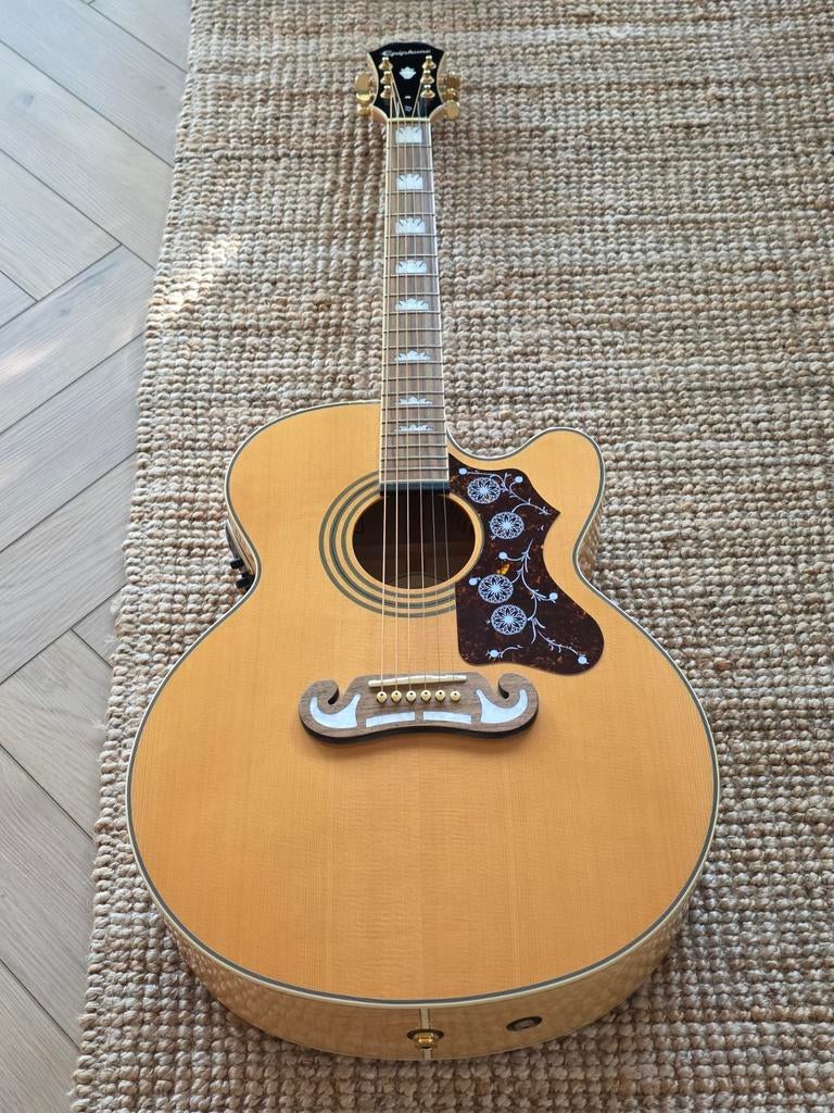 Epiphone EJ-200CE/N Jumbo + Gigbag, Muziek en Instrumenten, Snaarinstrumenten | Gitaren | Akoestisch, Ophalen, Zo goed als nieuw