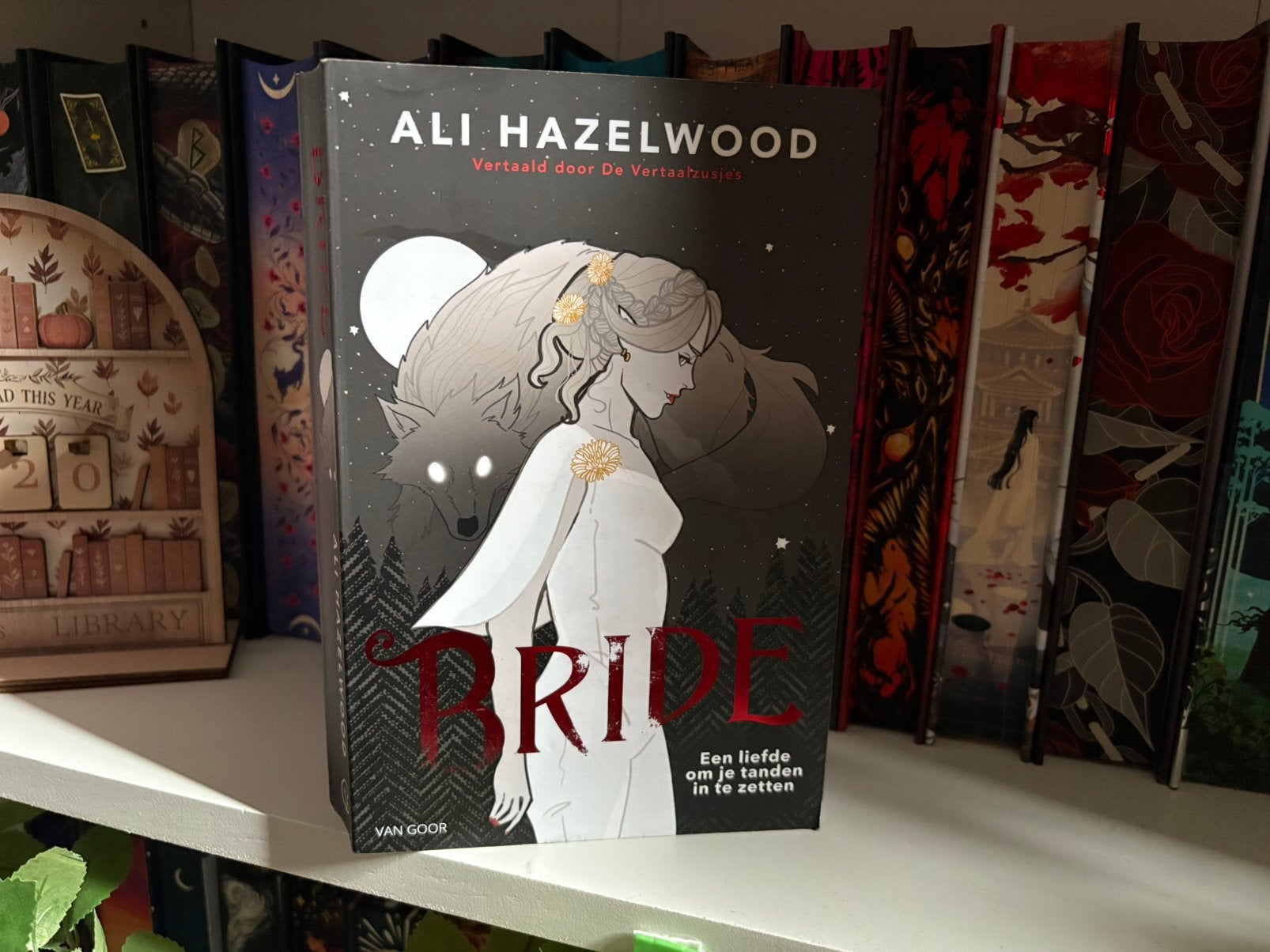Ali hazelwood | bride nederlands, Ophalen of Verzenden, Zo goed als nieuw