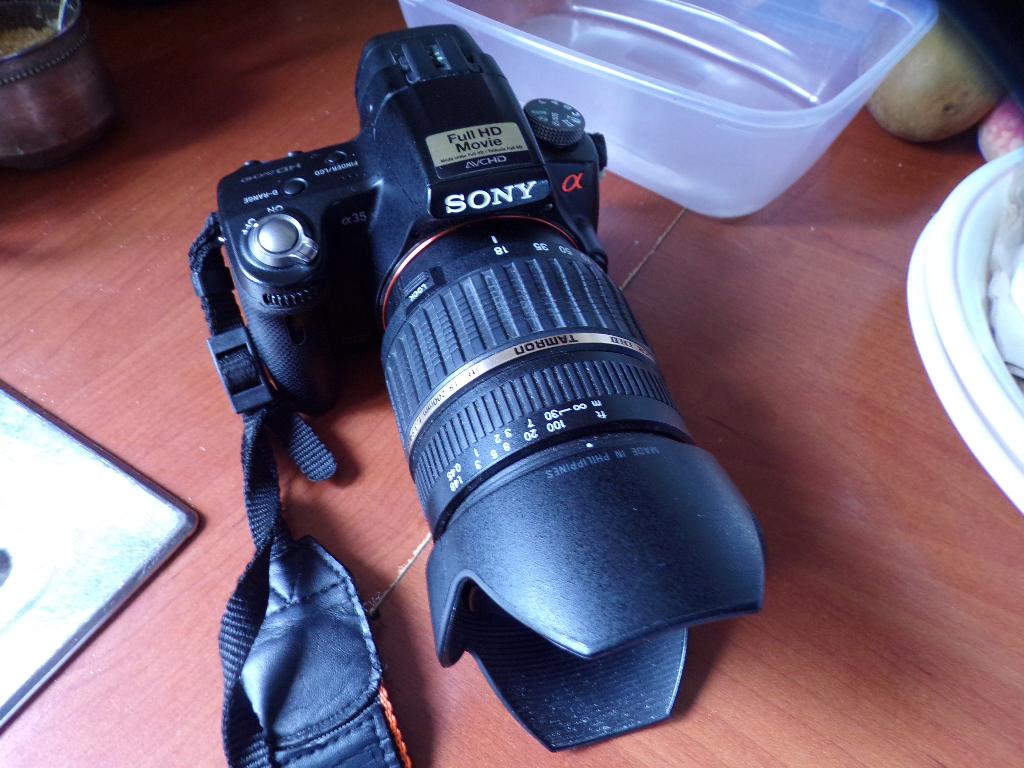 Sony SLT-A35 camera met 2 lenzen en cameratas, Gebruikt, Spiegelreflex, Ophalen of Verzenden, Sony