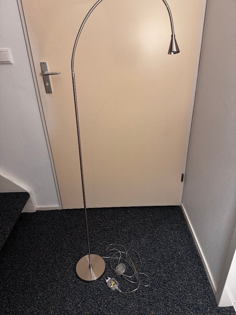 Ikea Tived Vloerlamp met Zwanenhals - Zo goed als nieuw, Ophalen, Gebruikt, Modern, Scandinavisch, E27 (groot)