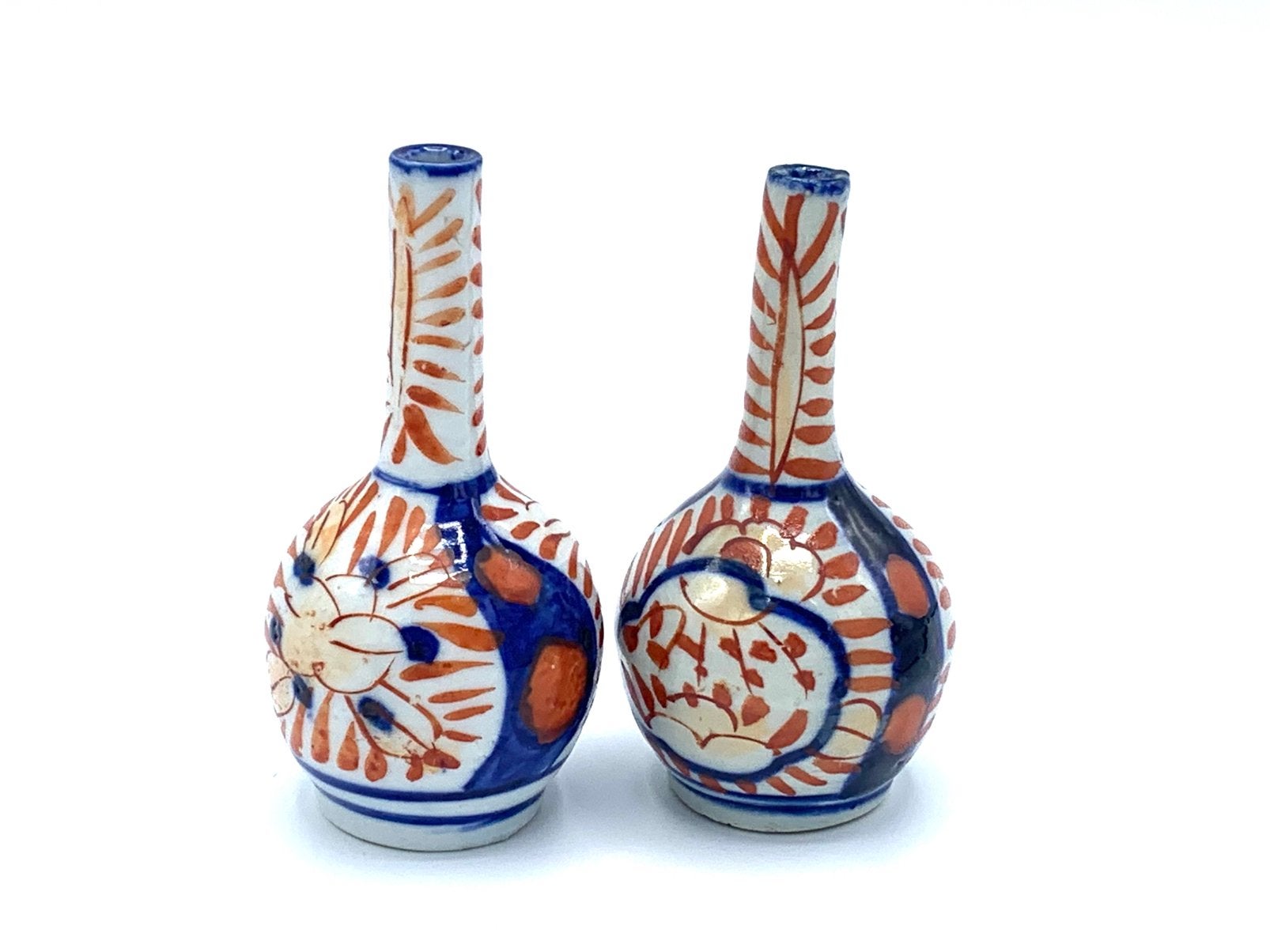 Antiek stel Japanse Imari miniatuur pijpvaasjes, 19e eeuw., Ophalen of Verzenden