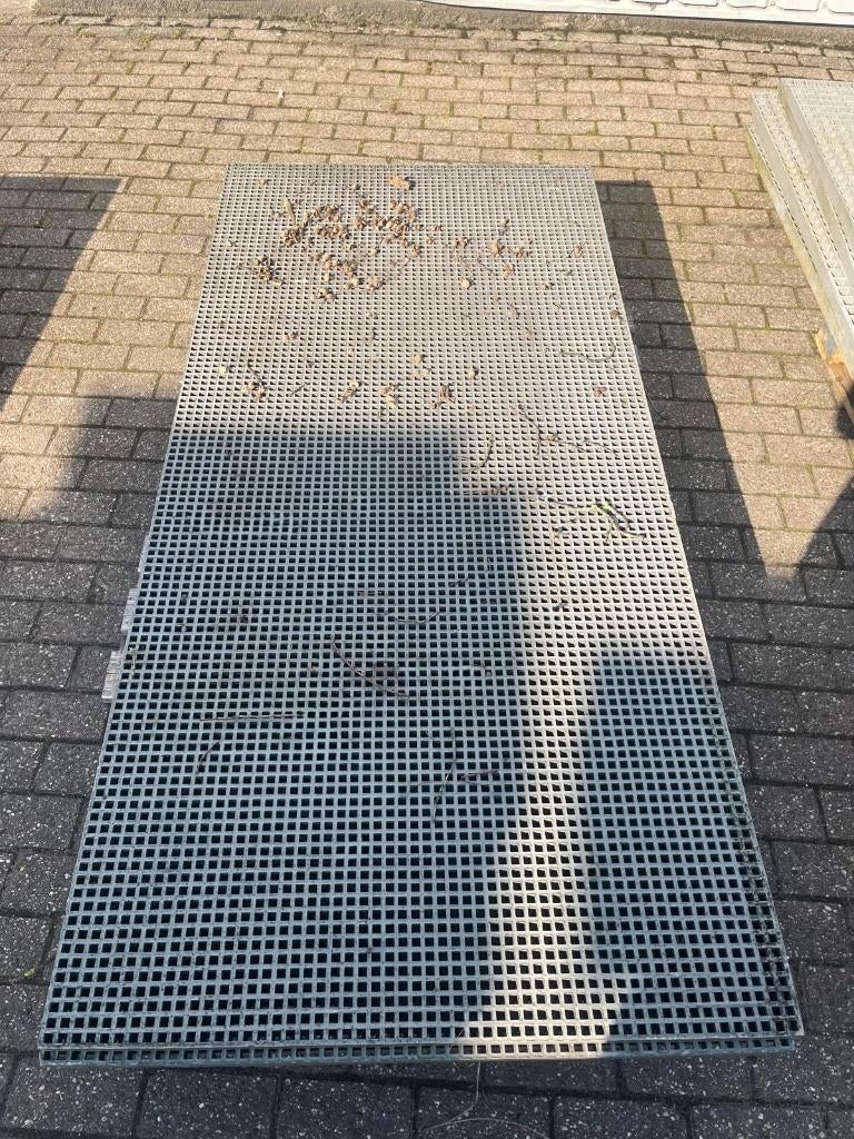 GVK kunststof roosters, Doe-het-zelf en Verbouw, Ophalen, Zo goed als nieuw