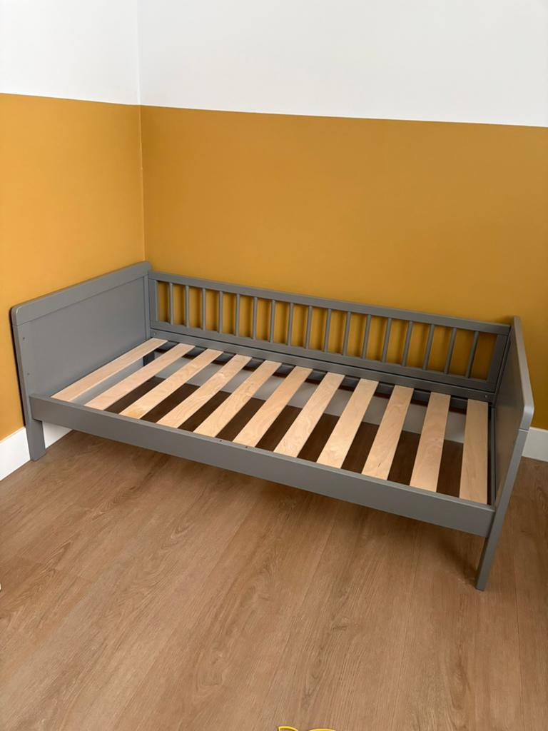 Peuterbed petit amelie, Kinderen en Baby's, Kinderkamer | Bedden, Ophalen, 70 tot 85 cm, 140 tot 160 cm, Zo goed als nieuw