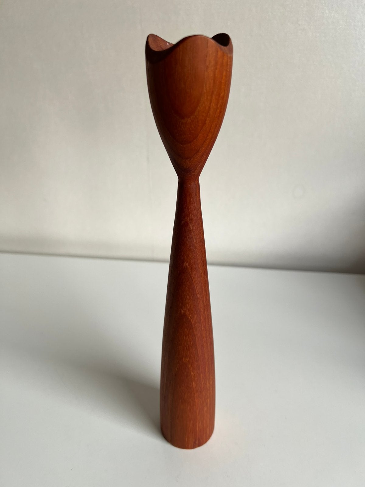 Vintage Deens Hoge Teakhout Tulpkandelaar Kandelaar Jaren 60, Huis en Inrichting, Woonaccessoires | Kandelaars en Kaarsen, Ophalen of Verzenden