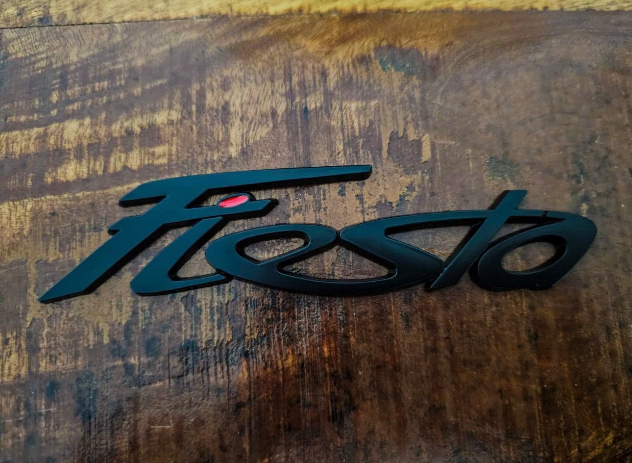 Fiesta MK7 achterklep embleem mat zwart, Verzenden