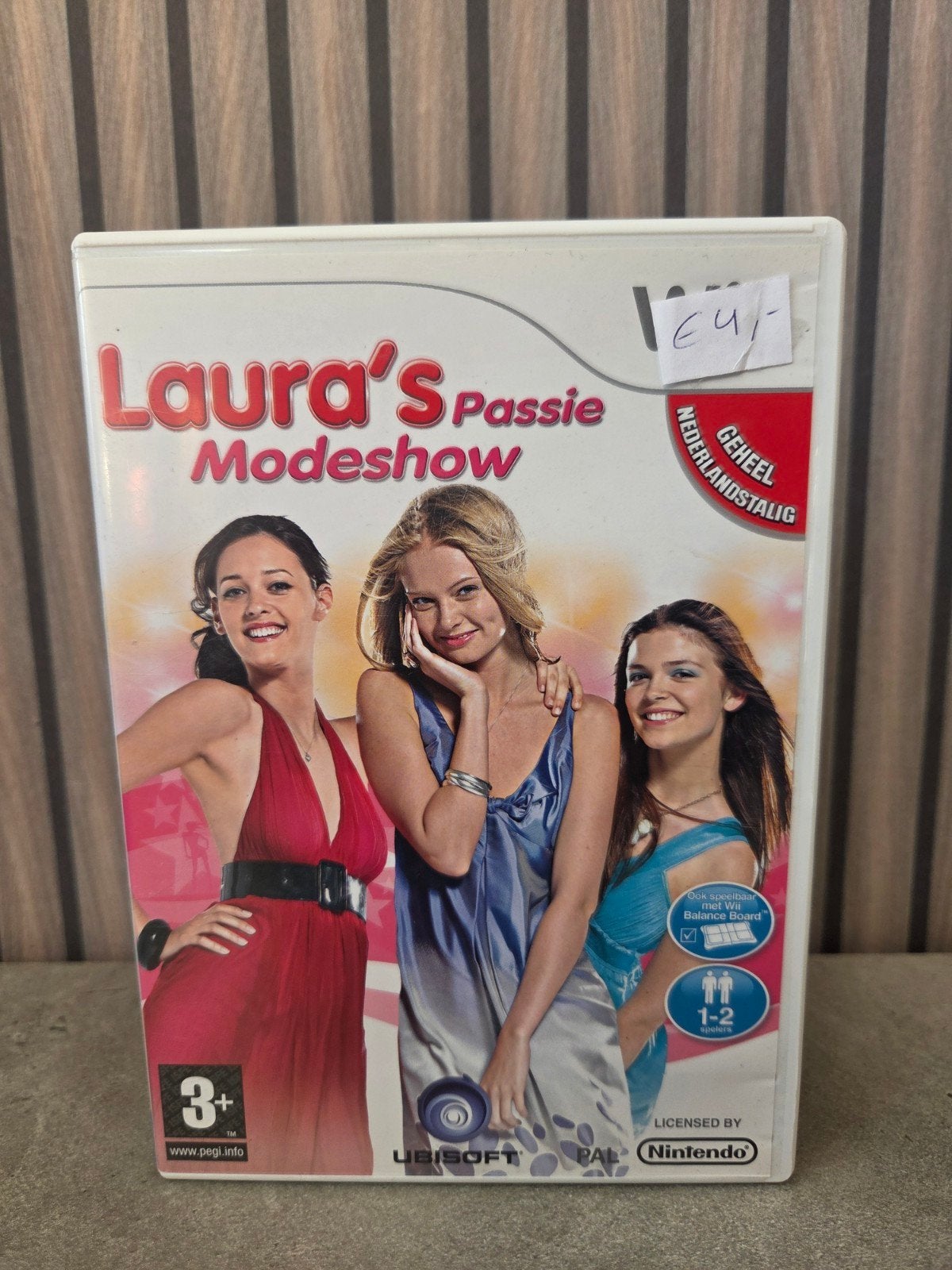 Laura's Passie Modeshow Wii, 1 speler, Ophalen of Verzenden, Zo goed als nieuw, Vanaf 3 jaar