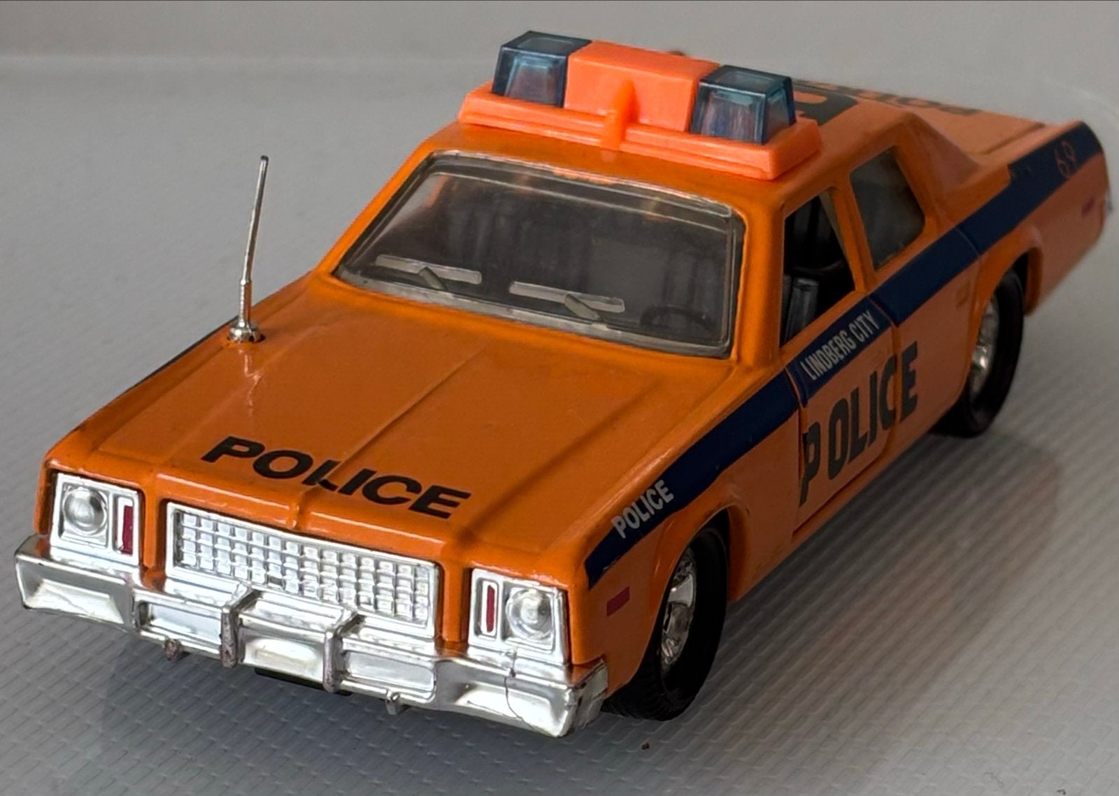 Matchbox Plymouth Gran Fury Politieauto 1:35 - Nieuwstaat, Ophalen of Verzenden, Nieuw, Auto