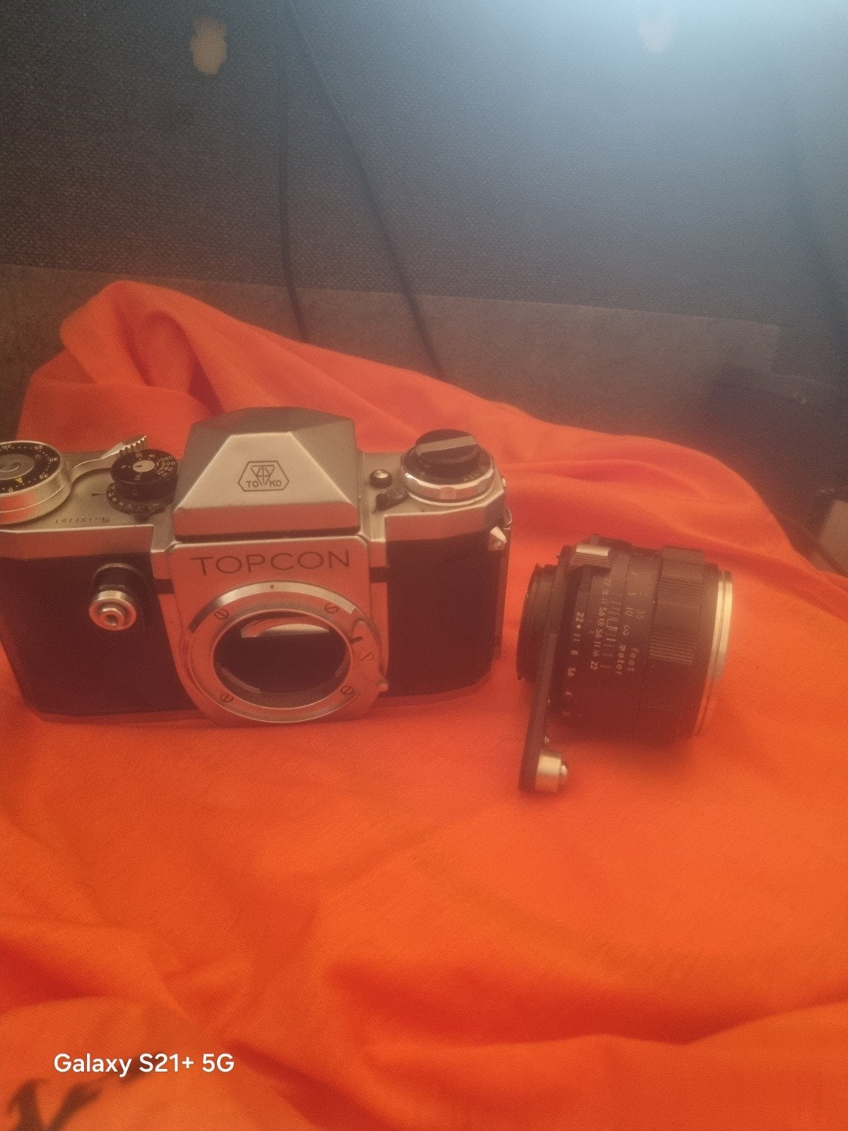 Vintage Topcon Spiegelreflexcamera met lens en prisma, Ophalen of Verzenden, Gebruikt, Spiegelreflex, Overige Merken