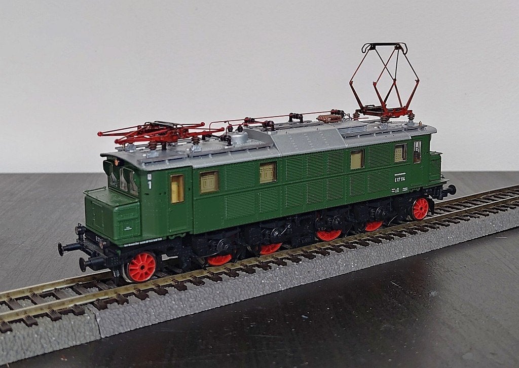 Roco 63835 - DB E17 met nieuwe stroomafnemers, digitaal, Ophalen, Zo goed als nieuw, Roco, Gelijkstroom