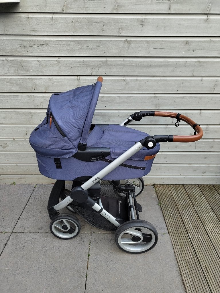 Mutsy Evo kinderwagen 3-in-1, Kinderen en Baby's, Zo goed als nieuw, Mutsy, Met reiswieg, Ophalen