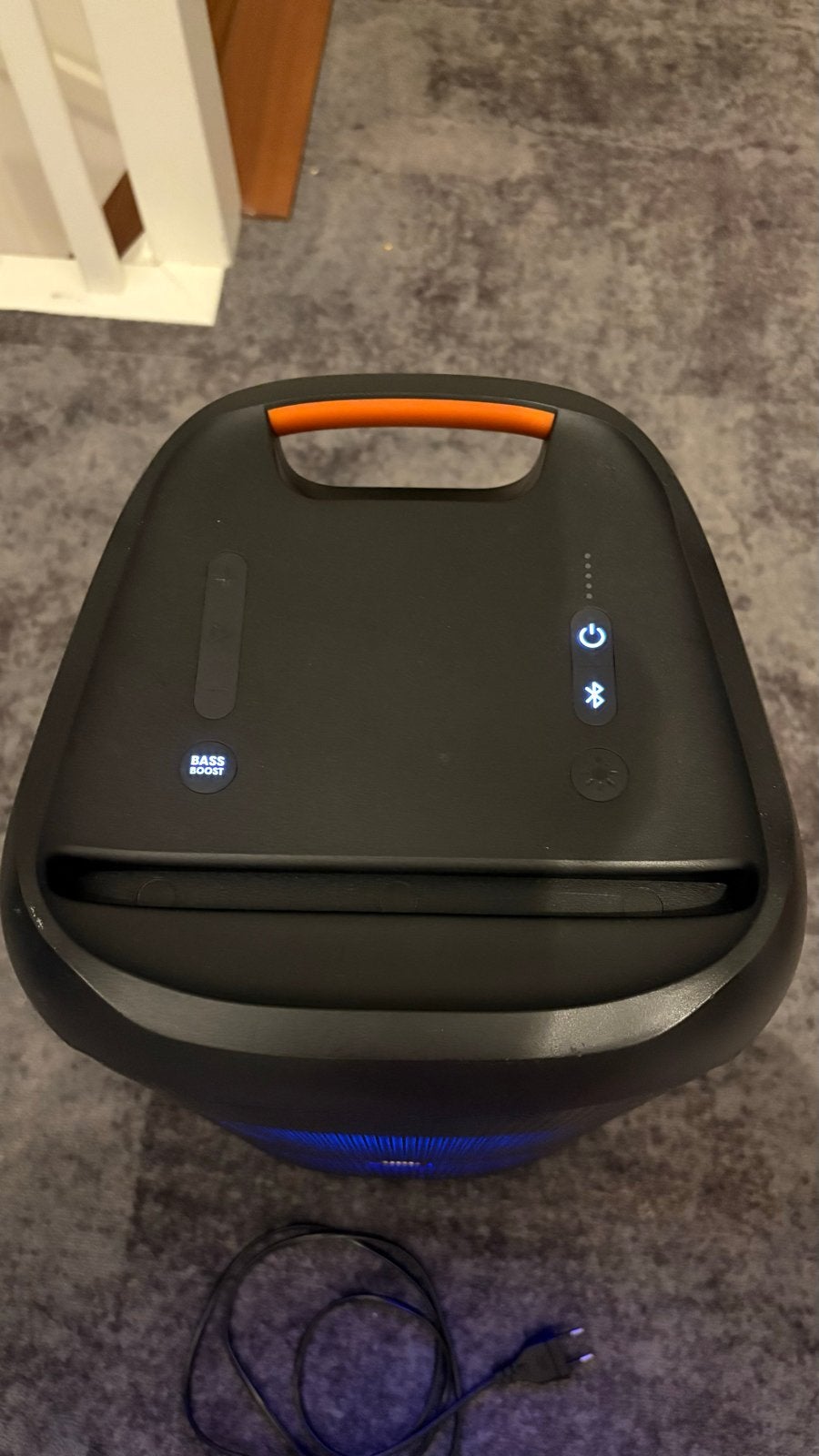 Foto 4 van JBL Partybox 100 met oplaadkabel - Krachtig geluid!