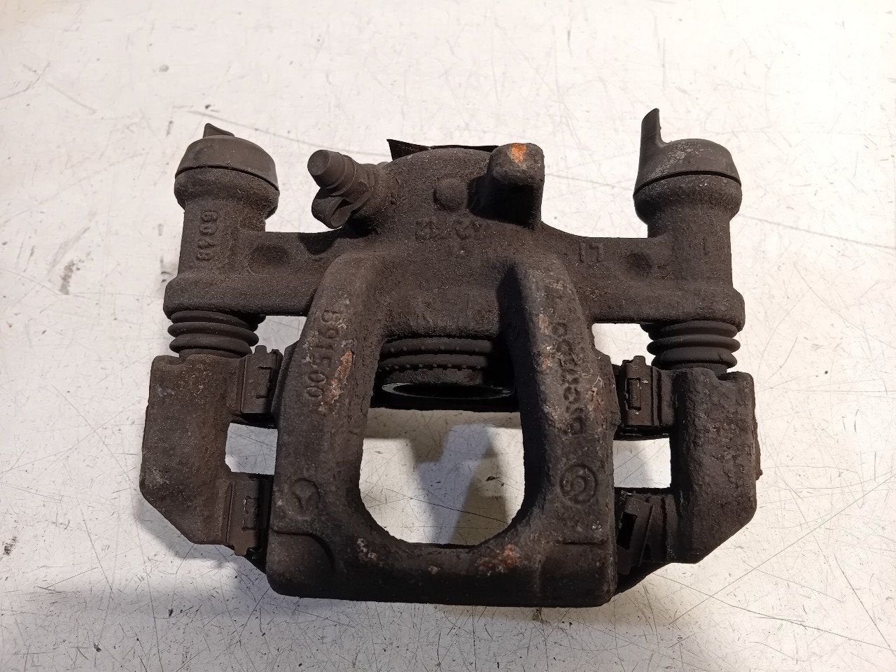 Remklauw links achter Mercedes-Benz Vito, Onderdelen@venauto.nl, Van der Ven Autorecycling B.V., Gebruikt, Ettenseweg 76, 4706 PB Roosendaal, The Netherlands