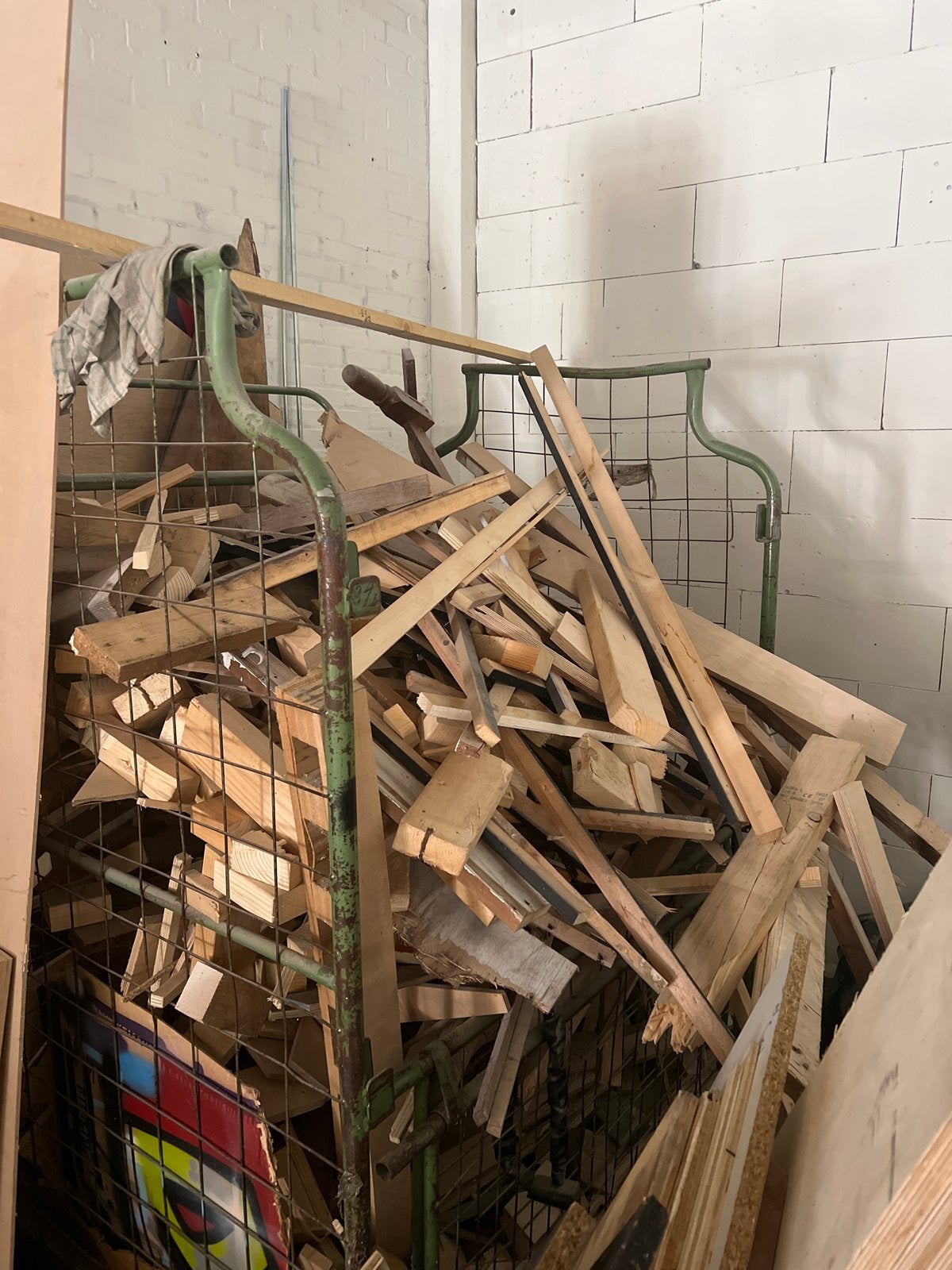 Gratis stookhout - Diverse houtsoorten, Minder dan 3 m³, Ophalen, Overige houtsoorten, Blokken
