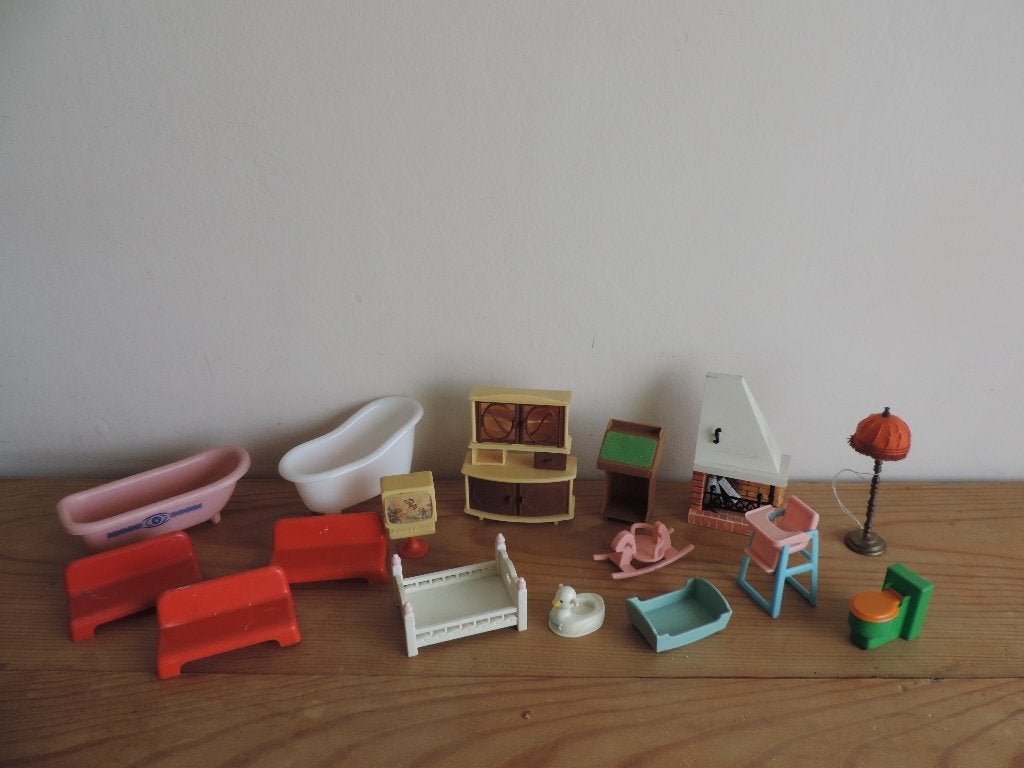 diverse vintage poppenhuis meubeltjes, Ophalen of Verzenden, Gebruikt, Poppenhuis