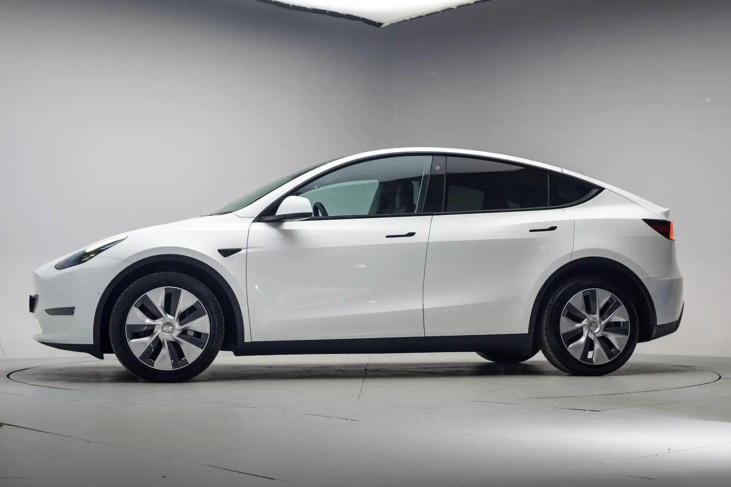 Tesla Model Y Long Range AWD [ Panoramadak Camera Leder, Automaat, 0 cilinders, Wit, Leder