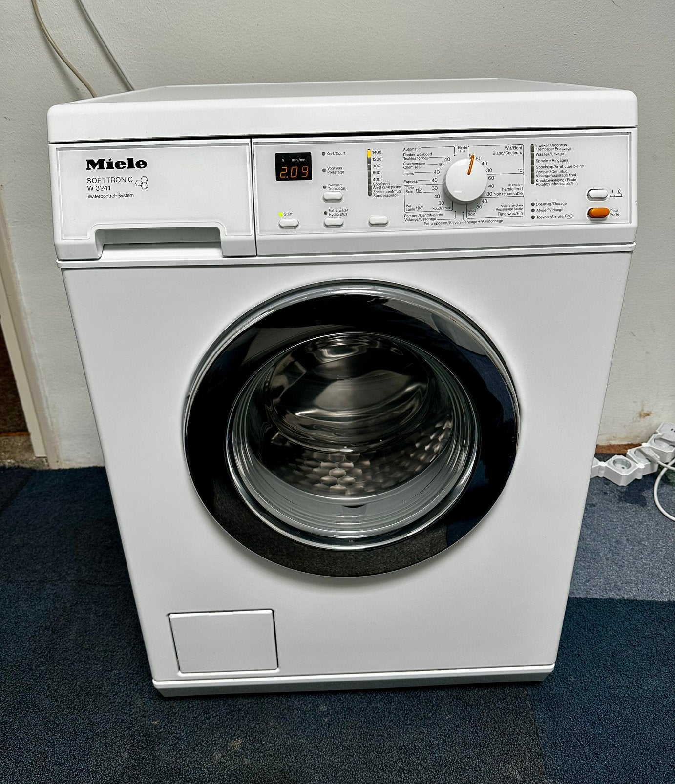 Miele Softtronic W 3241 Wasmachine - Zo goed als nieuw, Witgoed en Apparatuur, Wasmachines, Germany, Www.miele.com, Ophalen of Verzenden