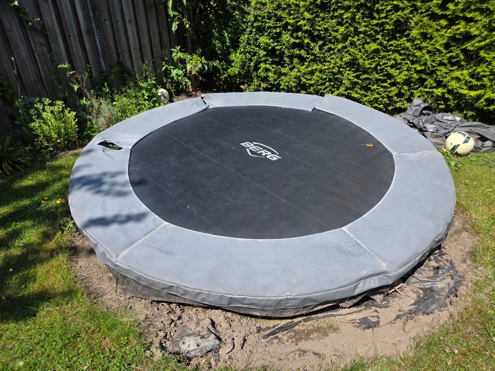 Berg 270 inground trampoline - gebruikt, Kinderen en Baby's, Speelgoed | Buiten | Trampolines, Ophalen, Gebruikt
