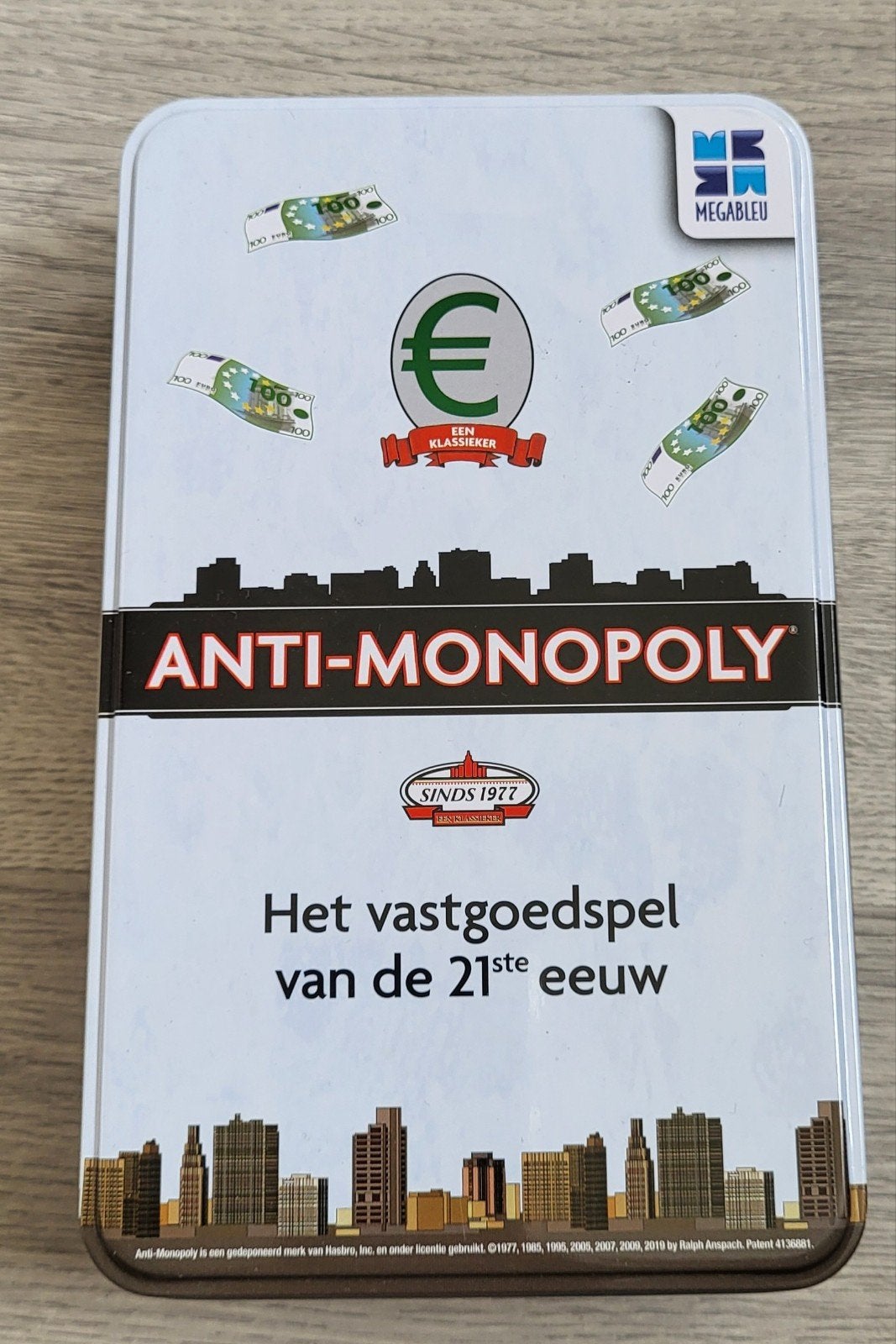 Anti-Monopoly Reisversie Blik - Het vastgoedspel, Megableu, Ophalen of Verzenden, Zo goed als nieuw, Vijf spelers of meer