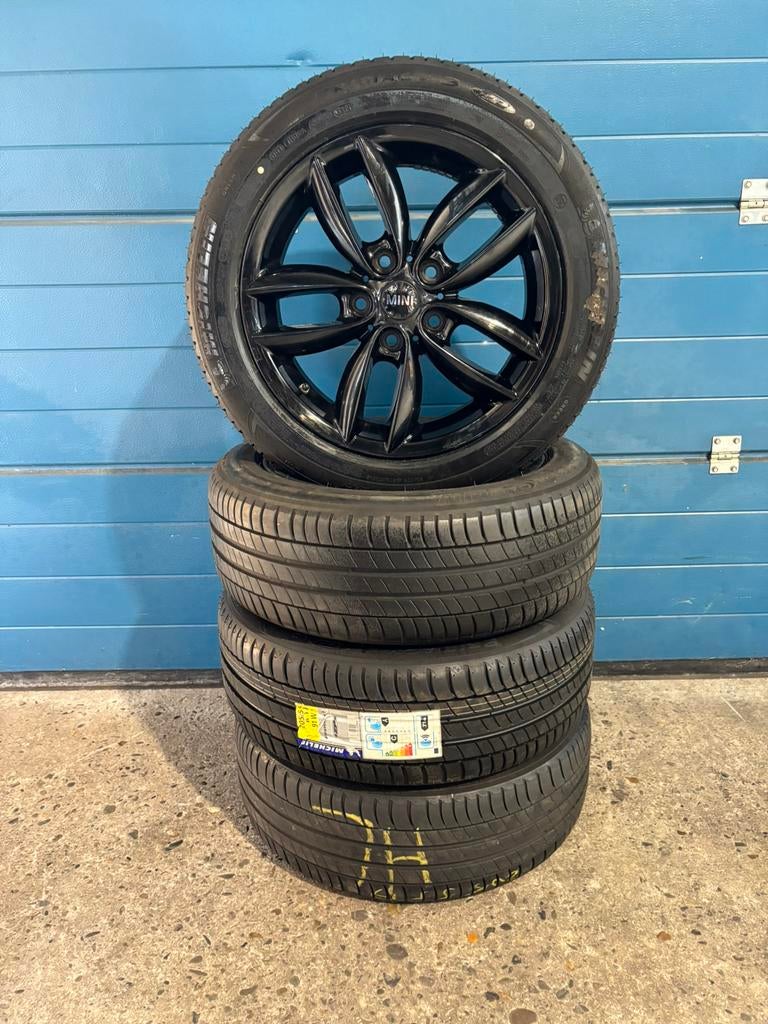 Originele Mini Countryman 17 inch set inclusief zomerbanden, Auto-onderdelen, Banden en Velgen, Ophalen, Gebruikt, Banden en Velgen