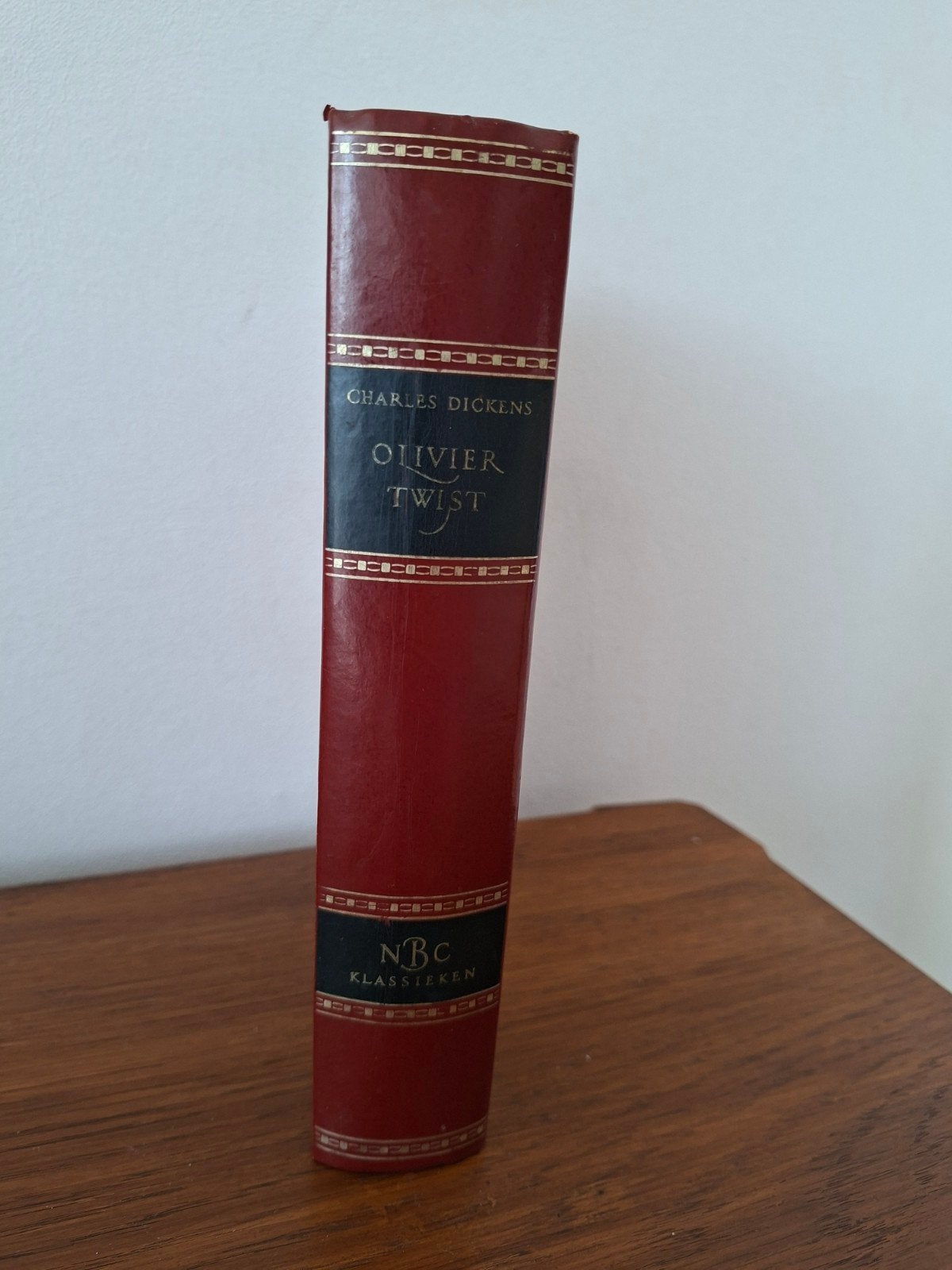 Oliver Twist - NBC Klassieken. Charles Dickens, Boeken, Gelezen, Ophalen of Verzenden, Los deel, Charles Dickens
