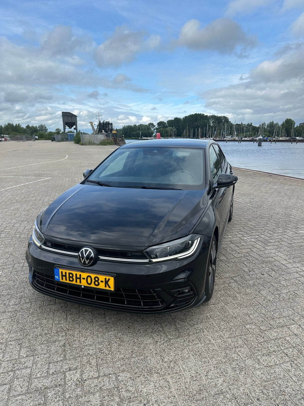 Volkswagen Polo 1.0 TSI 95pk Dsg-7 2024 Zwart, Auto's, 95 pk, 1096 kg, Zwart, Particulier