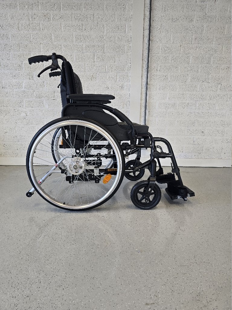 Invacare Action³ lichtgewicht, alu rolstoel, Breder model