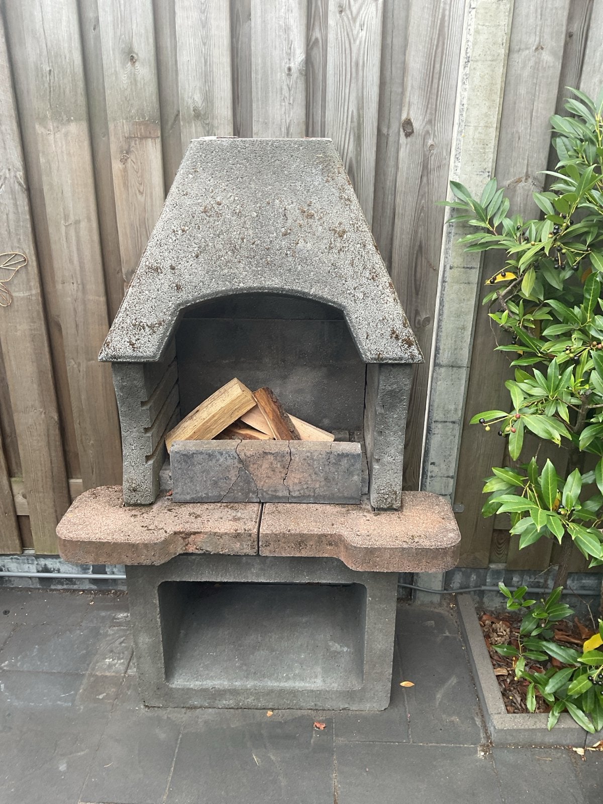 Betonnen buitenhaard / BBQ, Ophalen, Gebruikt