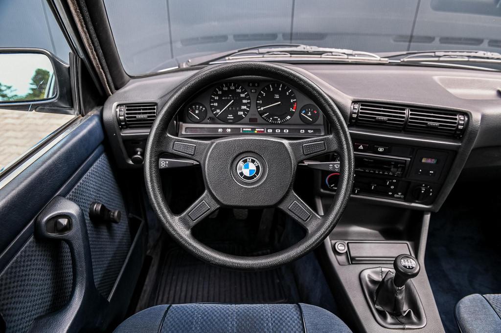 BMW 3-serie E30 323i Coupé VVFL | Type 1 | Baltic-Blau | Ro, Stof, Gebruikt, 150 pk, Bedrijf