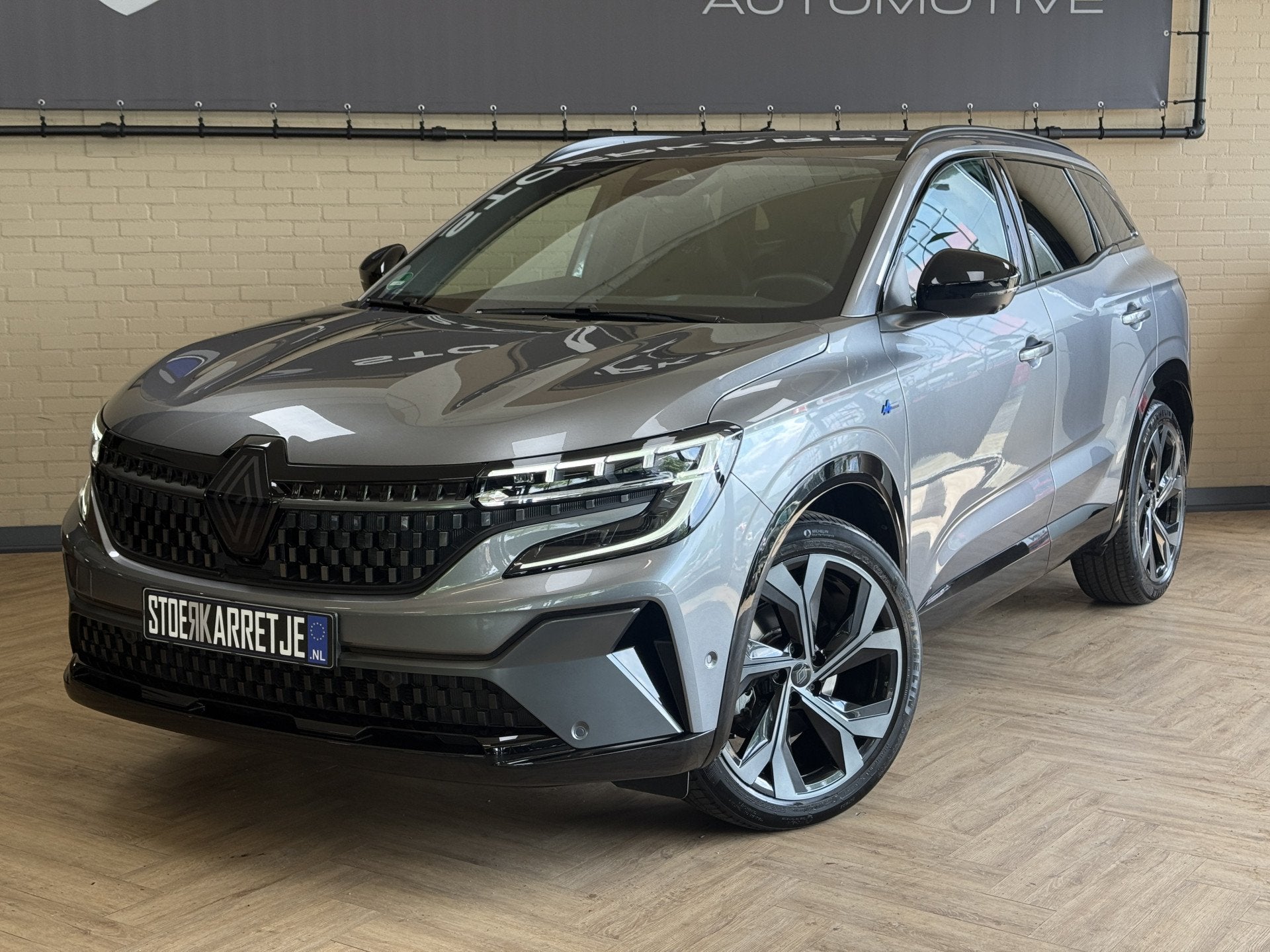 Renault Austral 1.2 Full hybrid 200pk iconic esprit Alpine |, Auto's, Dealer onderhouden, Gebruikt, Zwart, 1199 cc