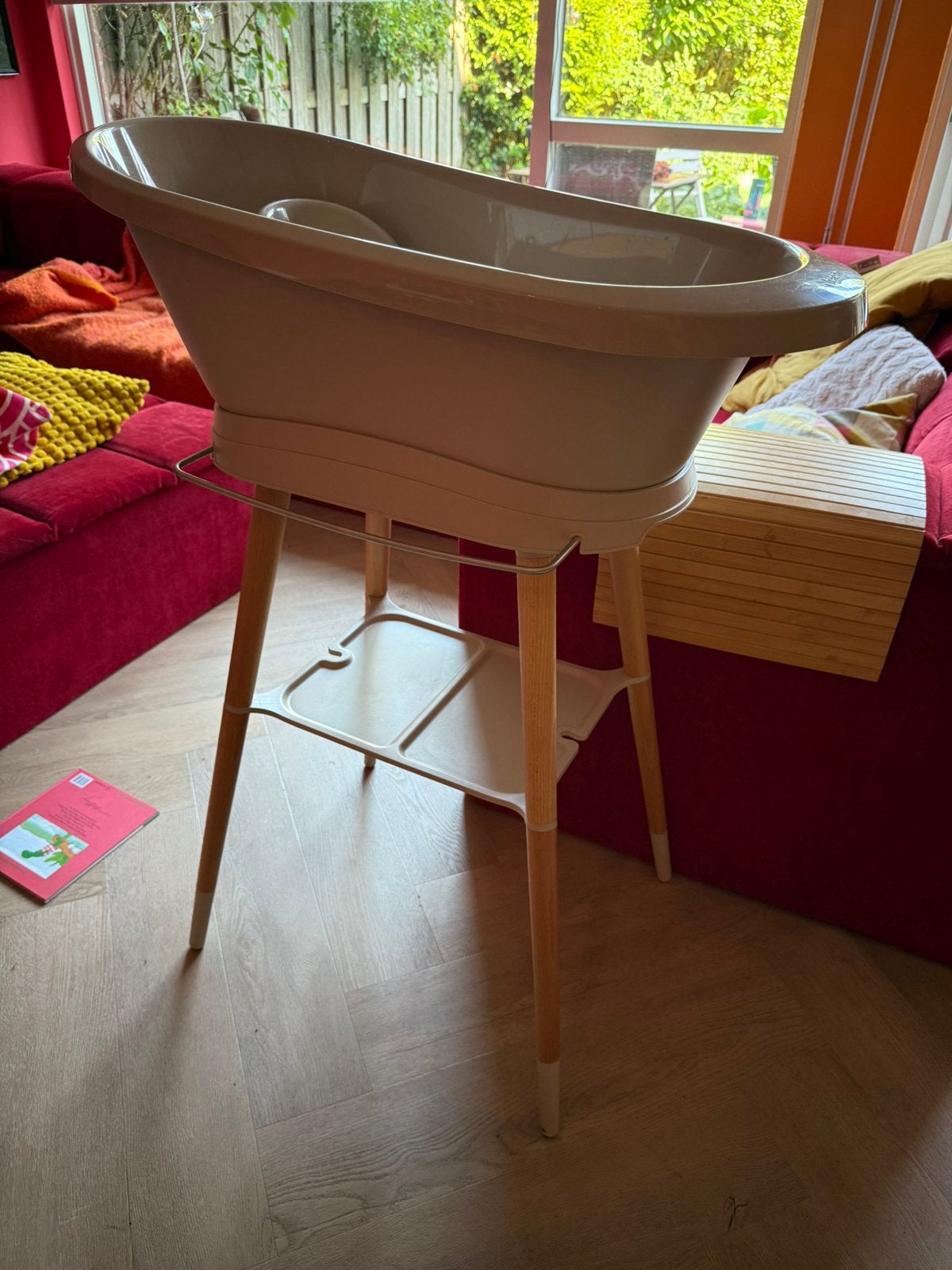 Bébé-jou bad met standaard, Kinderen en Baby's, Badjes en Verzorging, Ophalen, Zo goed als nieuw, Badje, Bébé-jou