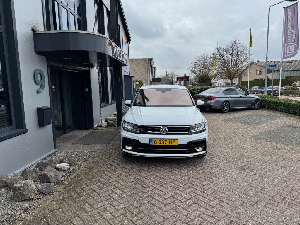 Volkswagen TIGUAN 1.5 TSI ACT R-Line 131PK Navi, Climatcntrl, Voorwielaandrijving, Euro 6, 4 cilinders, Wit
