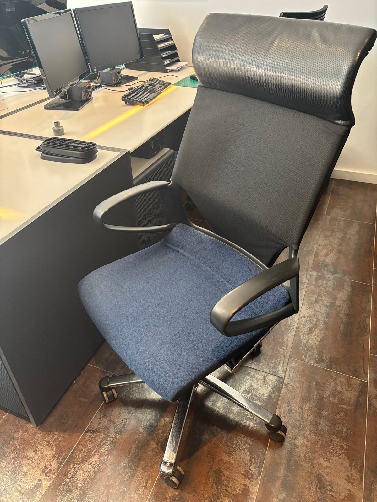 Ergonomische bureaustoel Wilkhahn Modus blauw-zwart, Ophalen of Verzenden, Zo goed als nieuw, Blauw