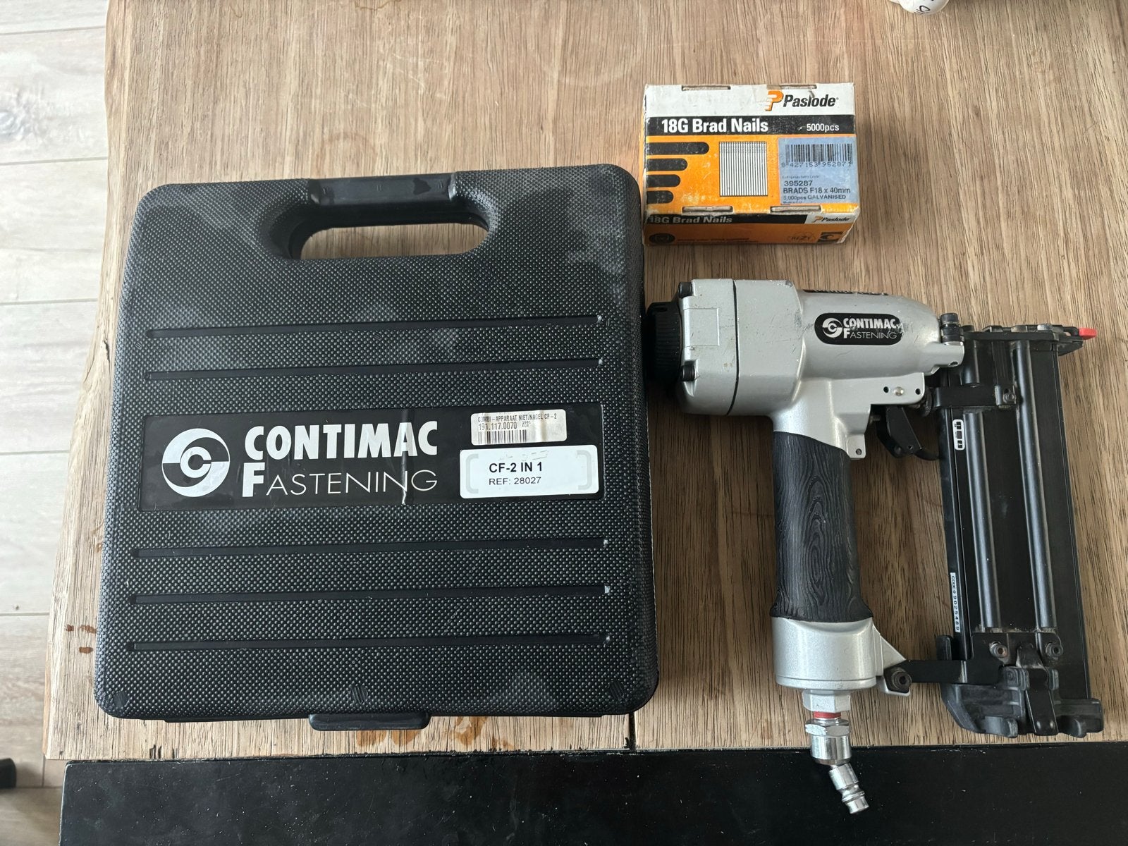 Contimac CF-2 2 in 1 tacker met nagels, Doe-het-zelf en Verbouw, Gereedschap | Handgereedschap, Ophalen of Verzenden, Gebruikt