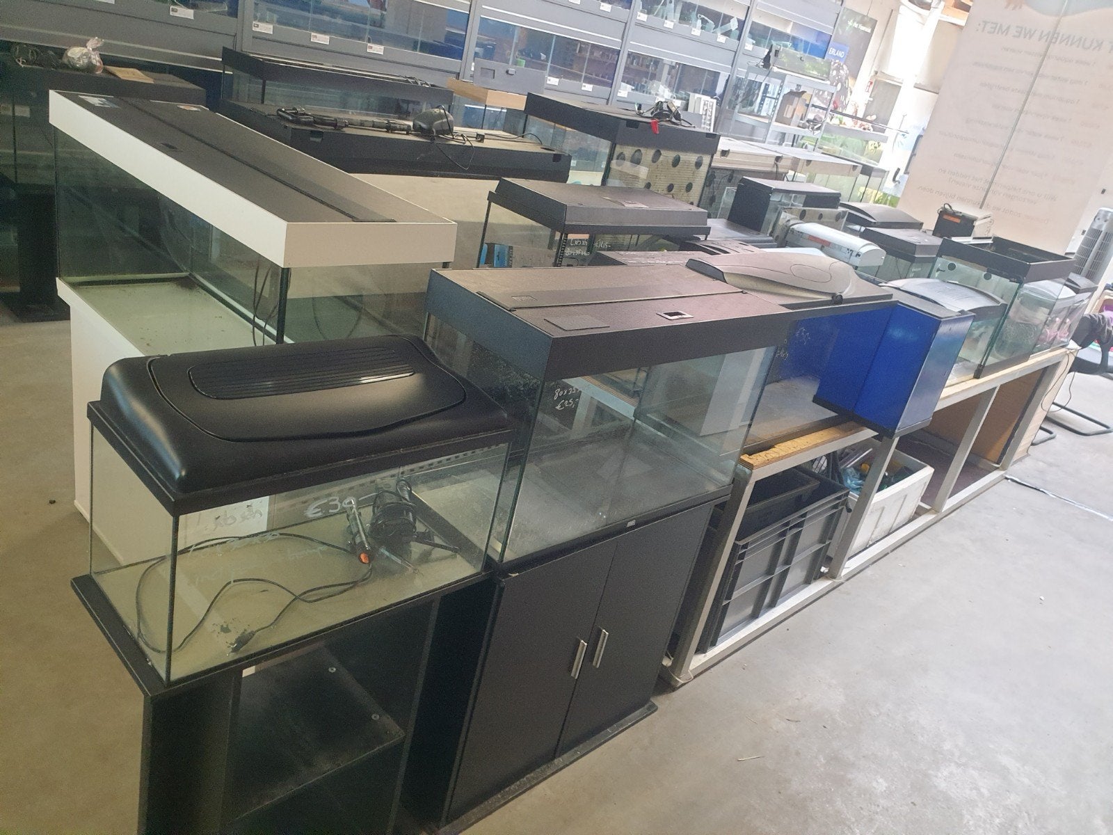 Kom langs Diverse 2ehands aquarium bakken, Ophalen, Zo goed als nieuw, Leeg aquarium, X