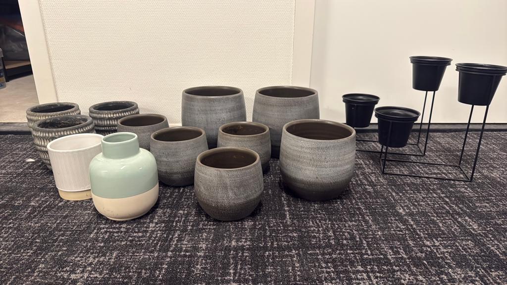 Diverse potten en vazen; aardewerk, glas, Ophalen, Rond, Zo goed als nieuw, Balkon