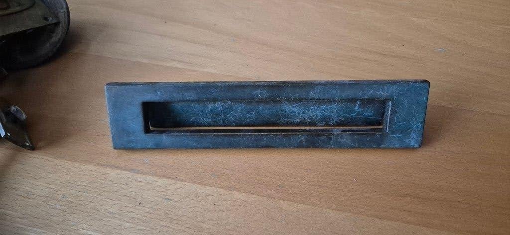 Vintage messing brievenbus klep, Tuin en Terras, Brievenbussen, Ophalen of Verzenden, Gebruikt, Overige materialen, Brievenbusklep