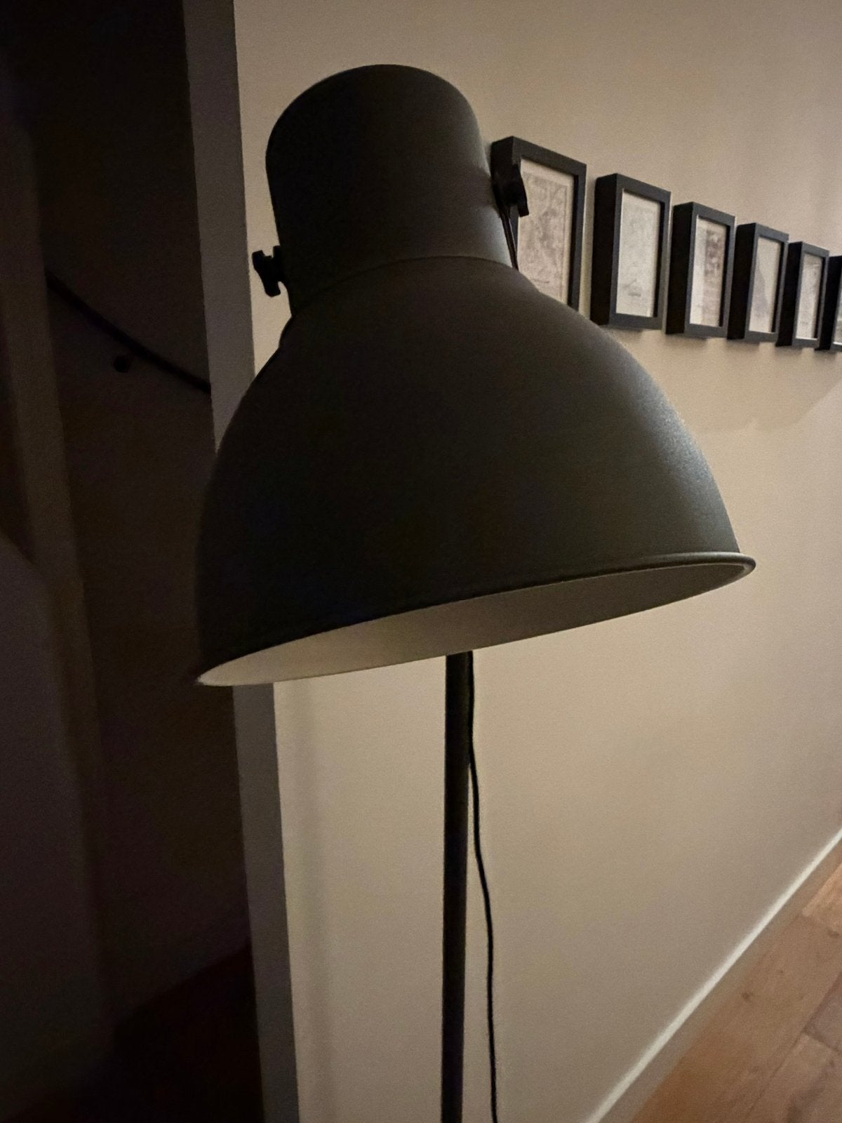 Grey Floor Lamp – Modern & Stylish Lighting, Ophalen, Zo goed als nieuw